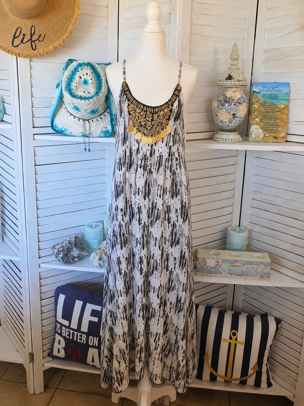 Boohoo Black White Maxi Dress with‎ Gold Embellished Neckline SZ 10
